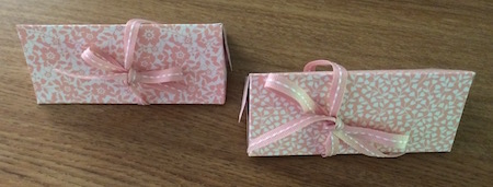 Donne Triangle Box
